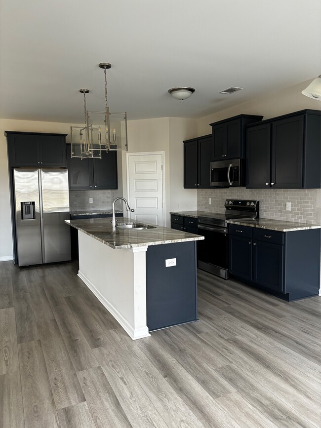 Photo - 289 Deerfield Dr NE