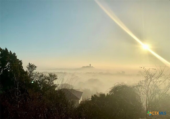 Photo - 1915 Sutton Pl