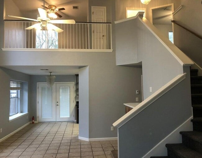 Photo - 17253 Tobermory Dr