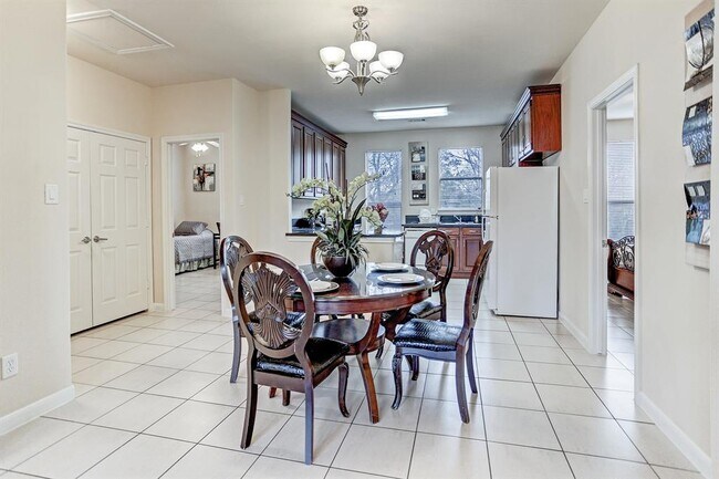 Photo - 2068 Laverne St Unit 6