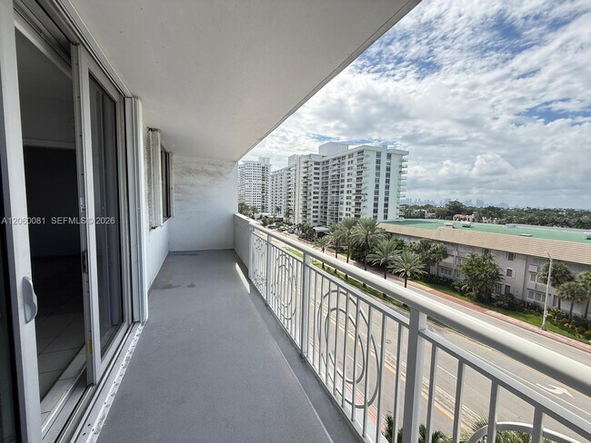 Photo - 5825 Collins Ave Unit 7B