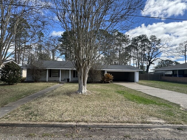 Photo - 2033 Marguerite St