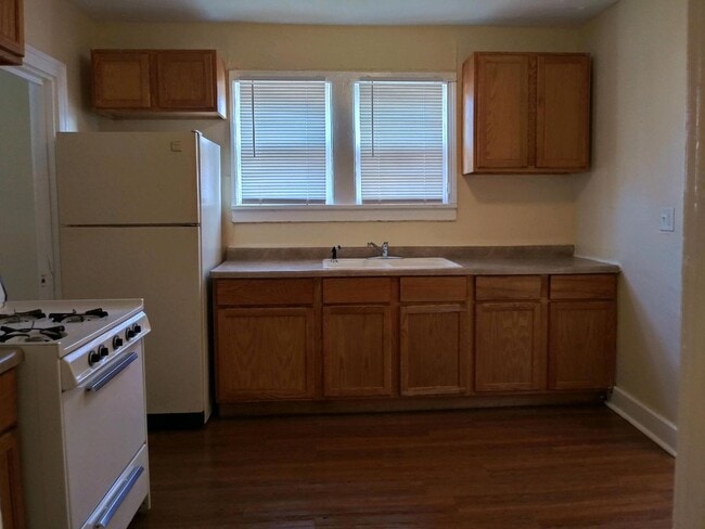 3 Bedroom House, 1 Bed Downstairs, 2 Bed a... - 3 Bedroom House, 1 Bed Downstairs, 2 Bed a...