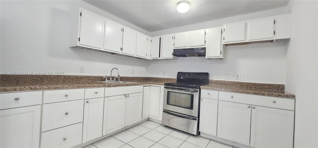 Building Photo - 33 NE 12th Ave Rental