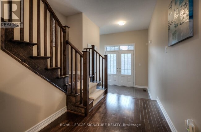 Photo - 102 Coopershawk St