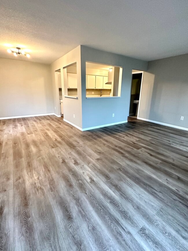 Main floor - 4813 Cedar Lake Rd S Townhome