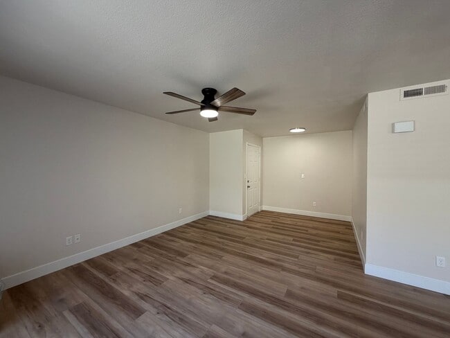Photo - REMODELED TWO BEDROOM IN DOWTOWN!
