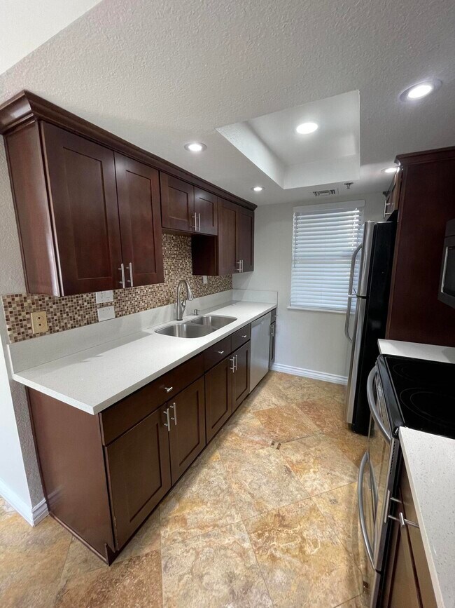 Photo - 43376 Cook St Unidad 52