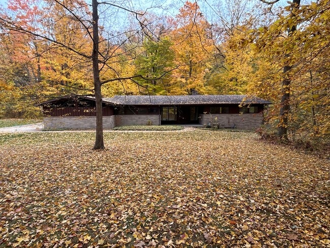 Exterior - 1466 Lake Roger Dr