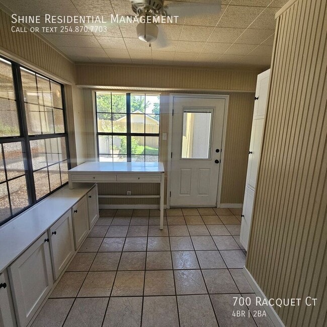 Photo - 700 Racquet Ct
