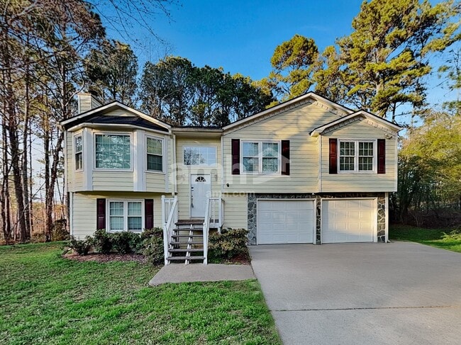 Building Photo - 200 Deer Walk Dr