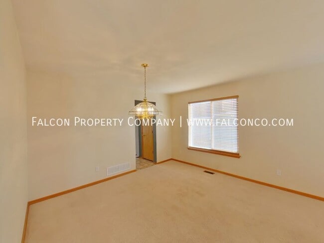 Photo - 4883 Jedediah Smith Rd