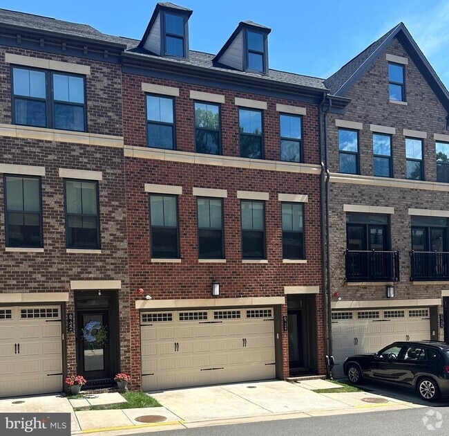 Building Photo - 6724 24th Ct N Rental