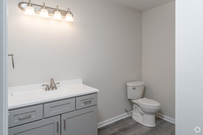 2 BR, 1BA - 1398SF - Bathroom