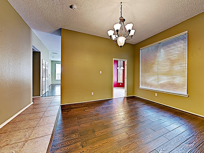 Photo - 1219 Aylesbury Dr