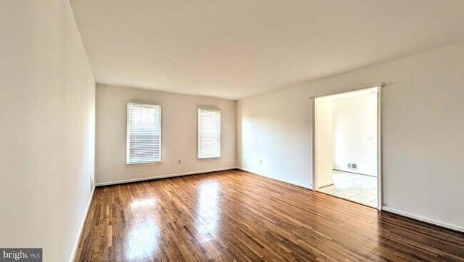 Photo - 8835 Tuckerman Ln