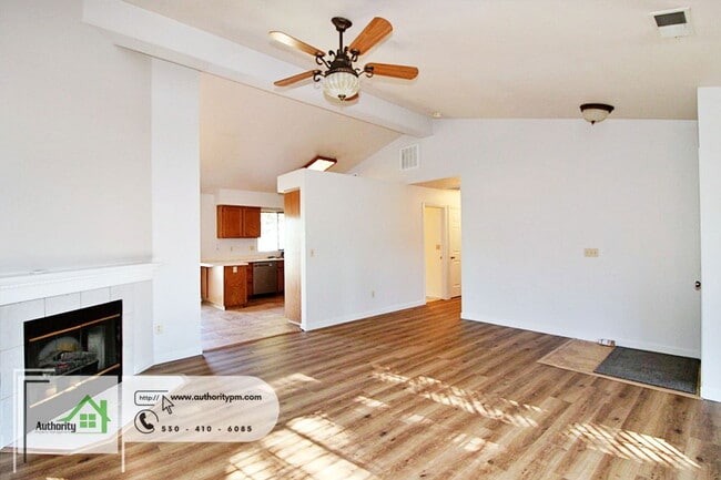 Photo - 2882 Sandstone Dr