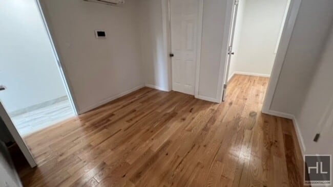 Photo - VERY BRIGHT AND COZY 4 BEDROOMS/2 FULL BAT... Unit 3