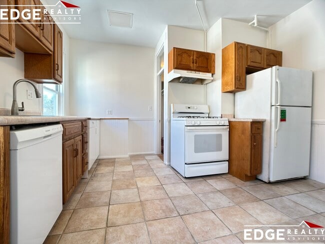 Photo - 80 Fairbanks St Unidad 2