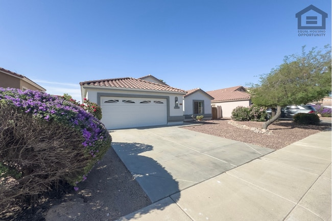 Photo - 3Bed/2Bath House at AZ-101 Loop/75th Ave! Ready for Immediate Move-In! -- HOME OFFICE!