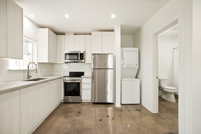 Photo - 23044 Saticoy St House