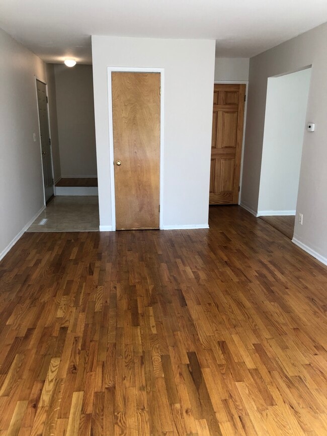 Photo - 1301 W Lake Lansing Rd