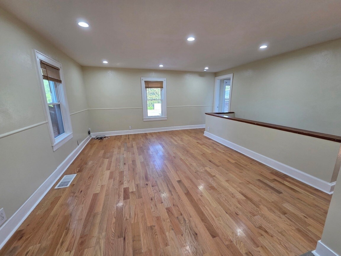 Photo - 530 Broad St