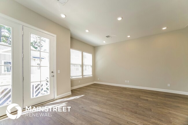 Photo - 5106 Royal Heath Dr