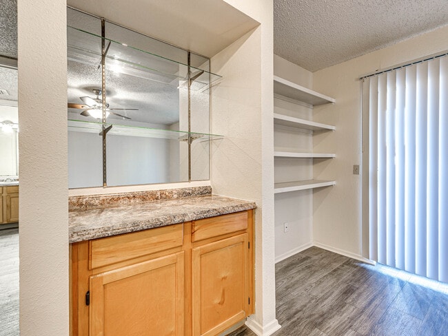 Photo - Hunters Crossing Apartments