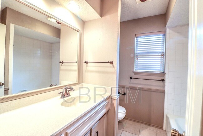 Photo - 2735 79th St