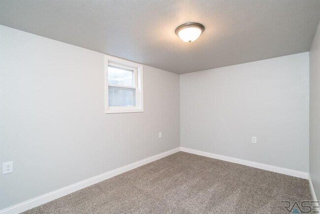 Downstairs "extra room" - 2700 S Summit Ave