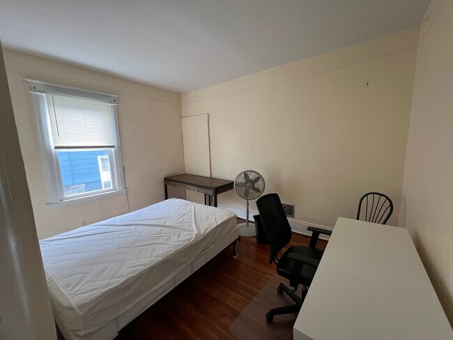 Photo - 852 Sumner Ave Unit 852 Sumner Apartment