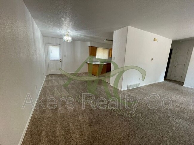 Photo - 2722 Poplar St