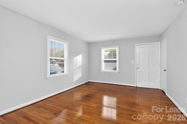 Photo - 4230 Castleton Rd