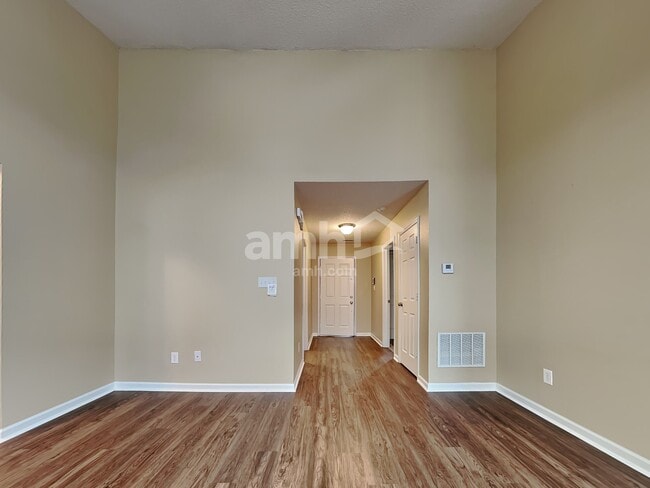 Photo - 1438 Dowell St