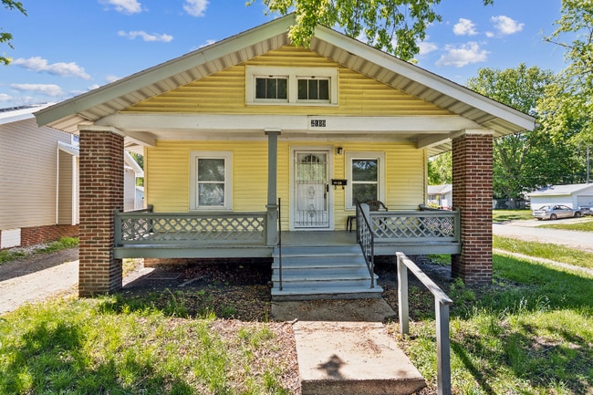 Photo - 2109 E Prairie Ave House