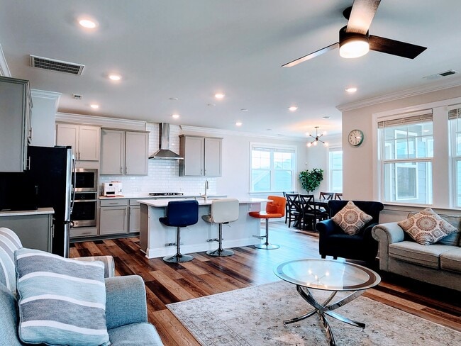 Photo - 785 Cormiche Ln