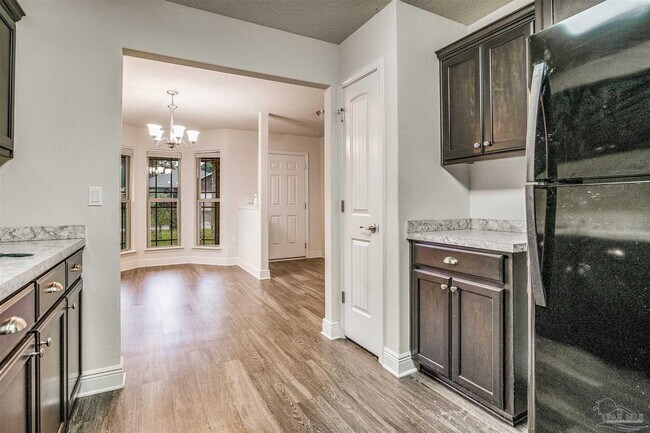 Photo - 4429 Fiske St