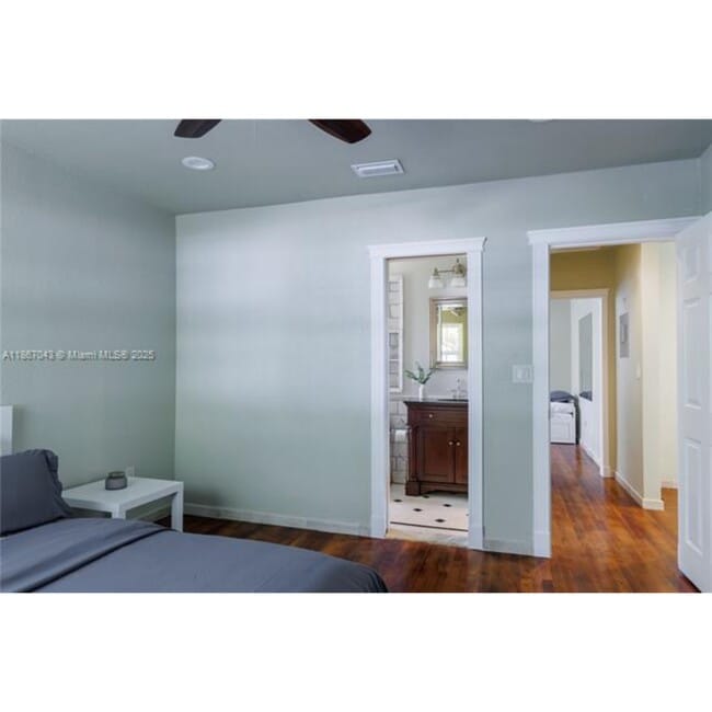 Photo - 250 NE 48th St