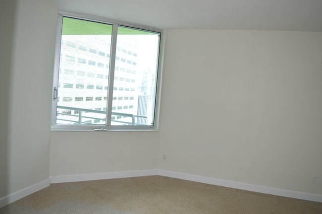 UNA HABITACIÓN - 325 S Biscayne Blvd Unidad 4122