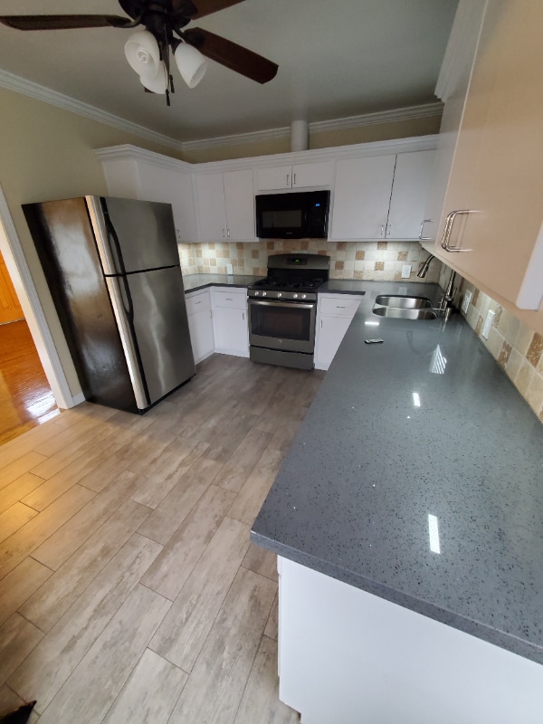 Building Photo - 421 N Ditmar St