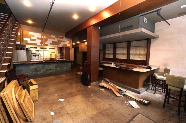 Building Photo - 113-115 E 18th St