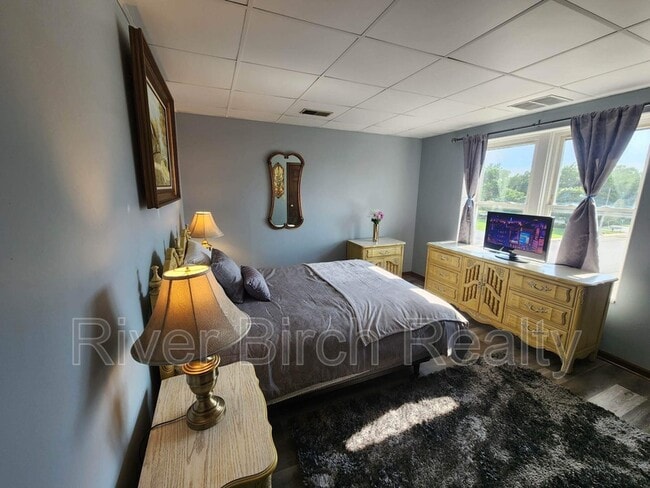 Photo - 525 E Pine St