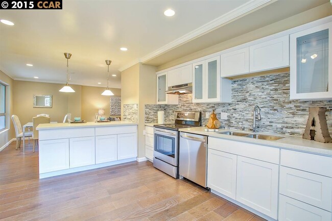 Photo - Gorgeous, Massive, 1BR/1BA, Fully Updated, 1000sqft+, A+++ Location, Parking Included