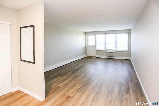 Photo - 30 Glenbrook Rd Unit 5F