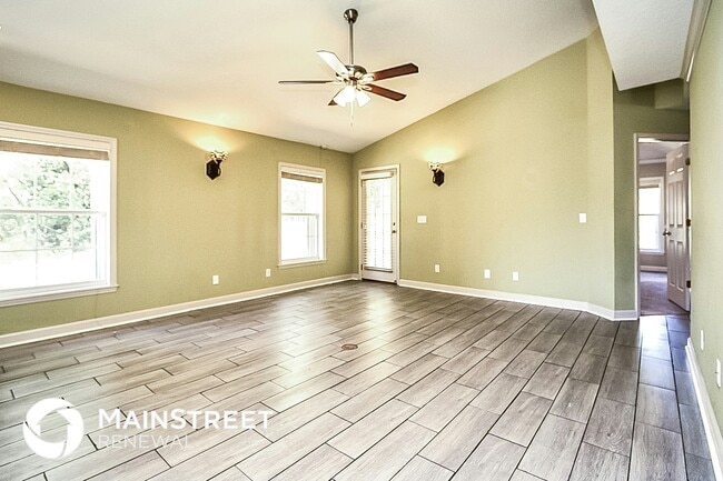 Photo - 913 Redwood St