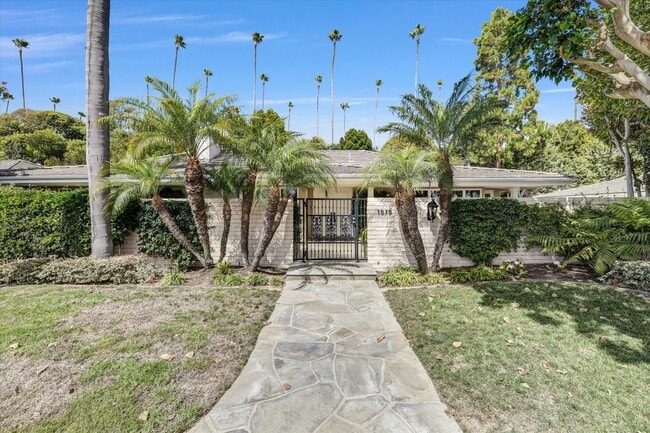Photo - 1070 Granville Dr