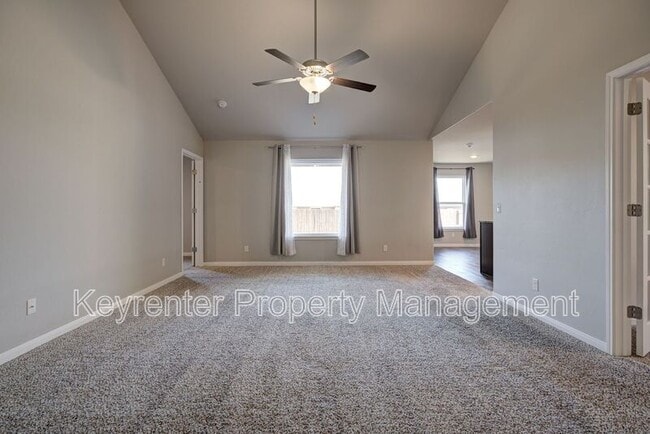 Photo - 1612 Maroon Dr