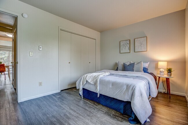 Photo - Stone Gate Apartments