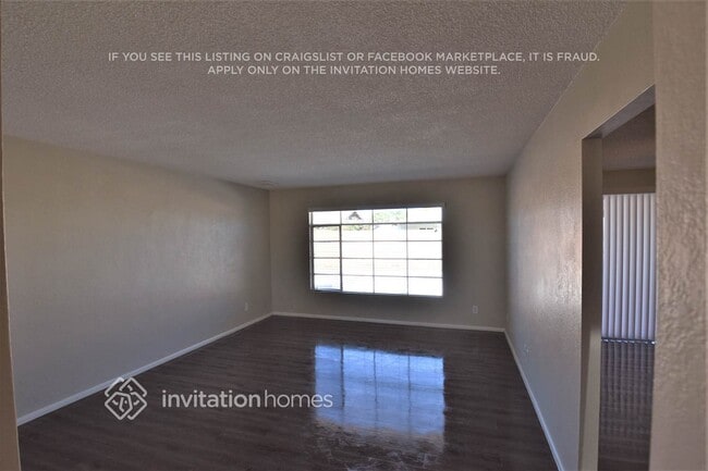 Photo - 8430 E Oak St